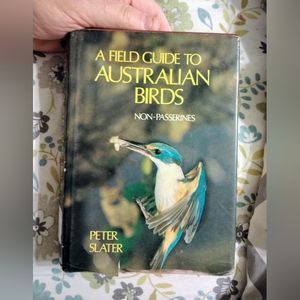 Vintage 1971 A Field Guide to Australian Birds Book          1/24